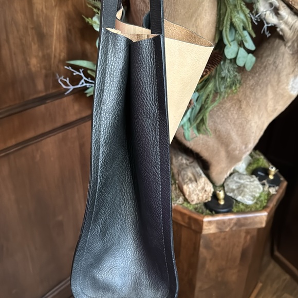 Women’s Libby Lane Custom Made Shoulder Tote - Picture 6 of 16